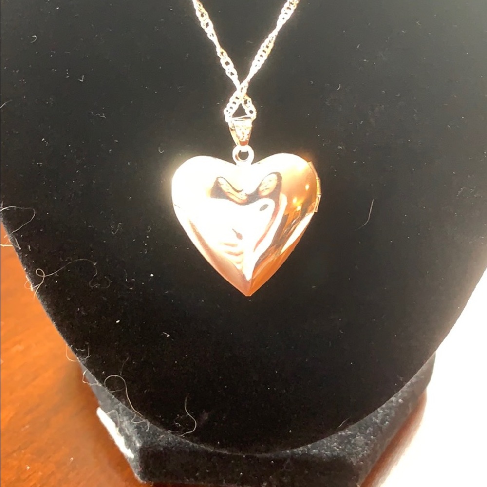 925 Sterling Silver Heart Locket Pendant Necklace - Picture 4 of 4